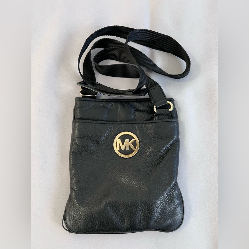 MICHAEL KORS FULTON Black Genuine Pebbled Leather MK Crossbody‎